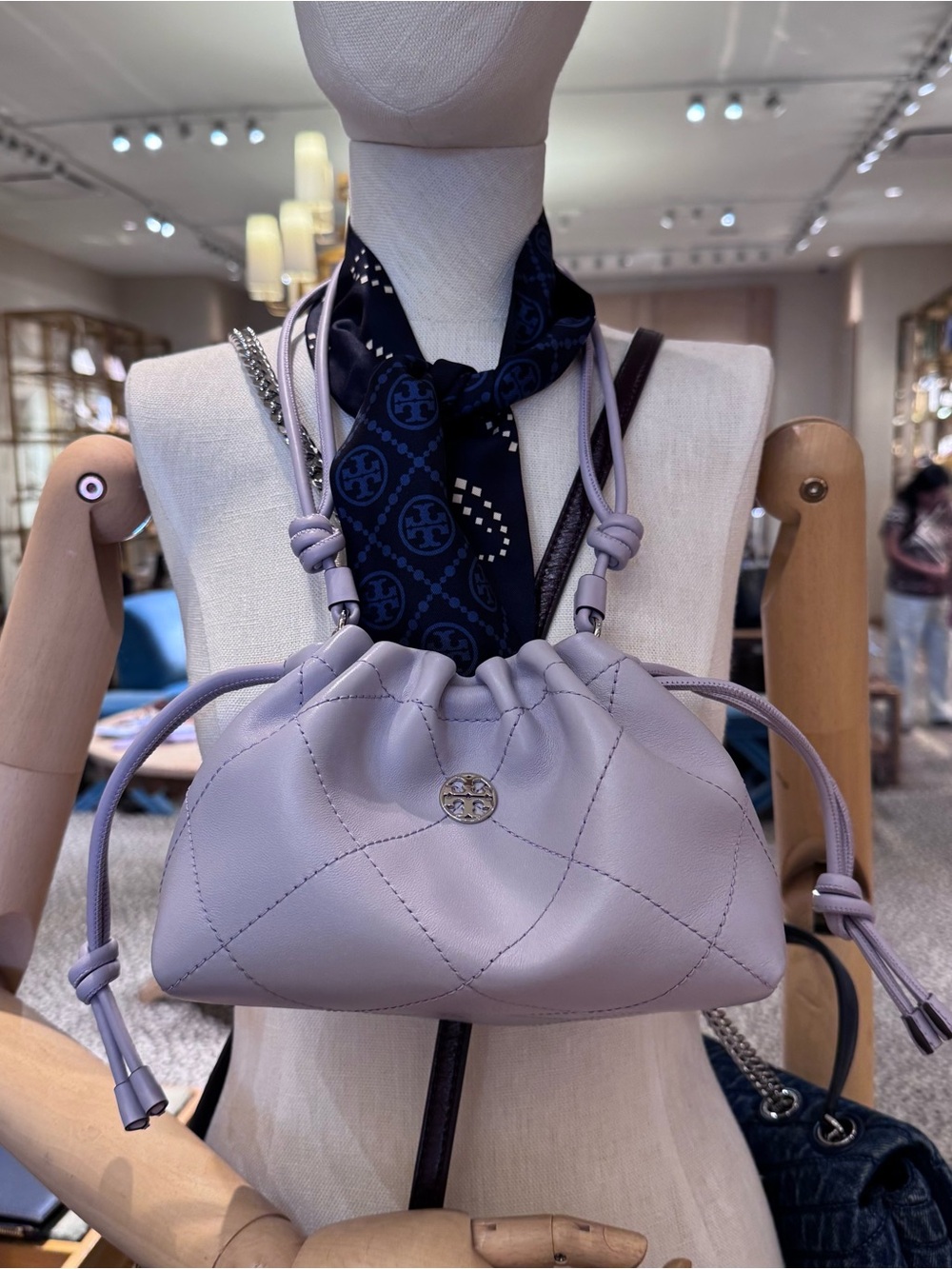 NWT Tory Burch 166074 Willa E/W Drawstring Shoulder Crossbody Bag Soft Leather